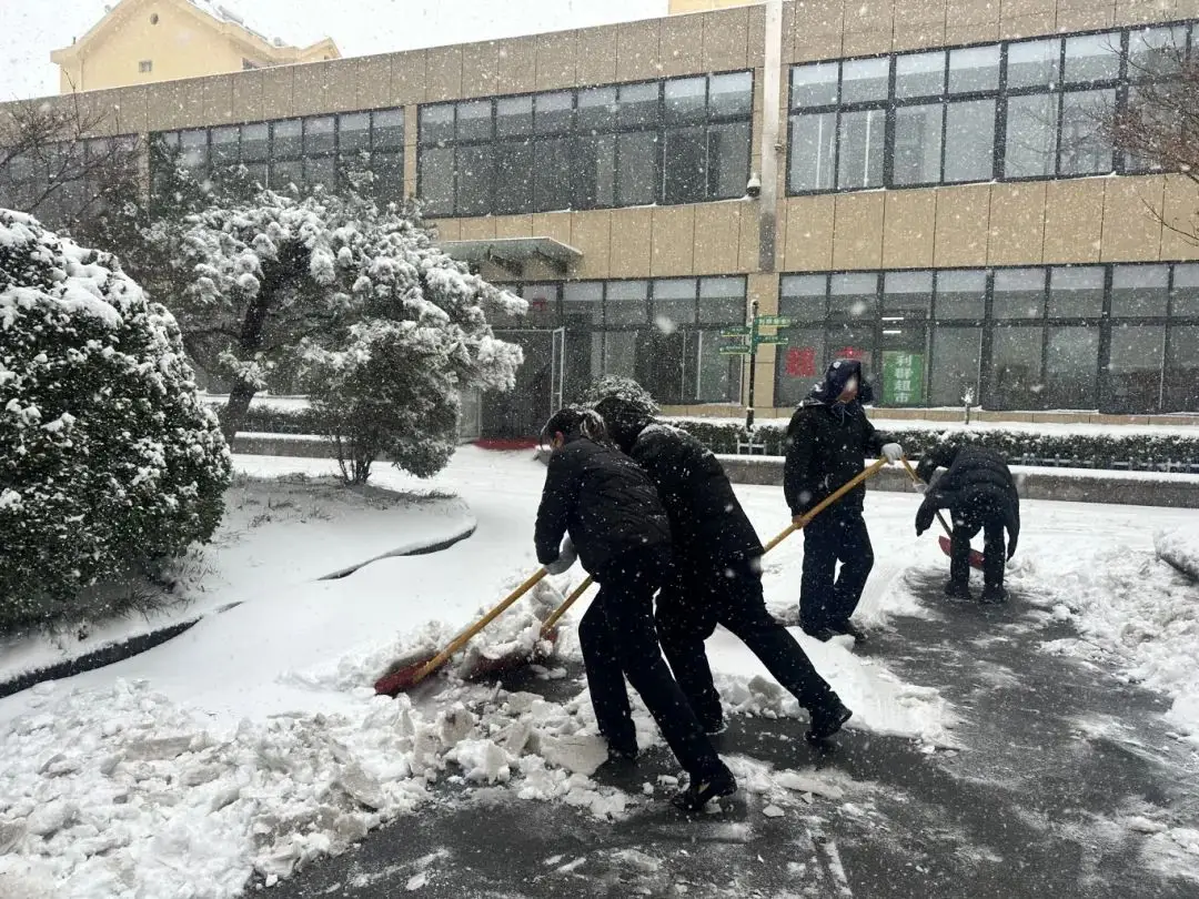 Teplý proud ve studené vlně