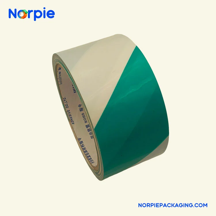 Zelená a bílá výstražná páska